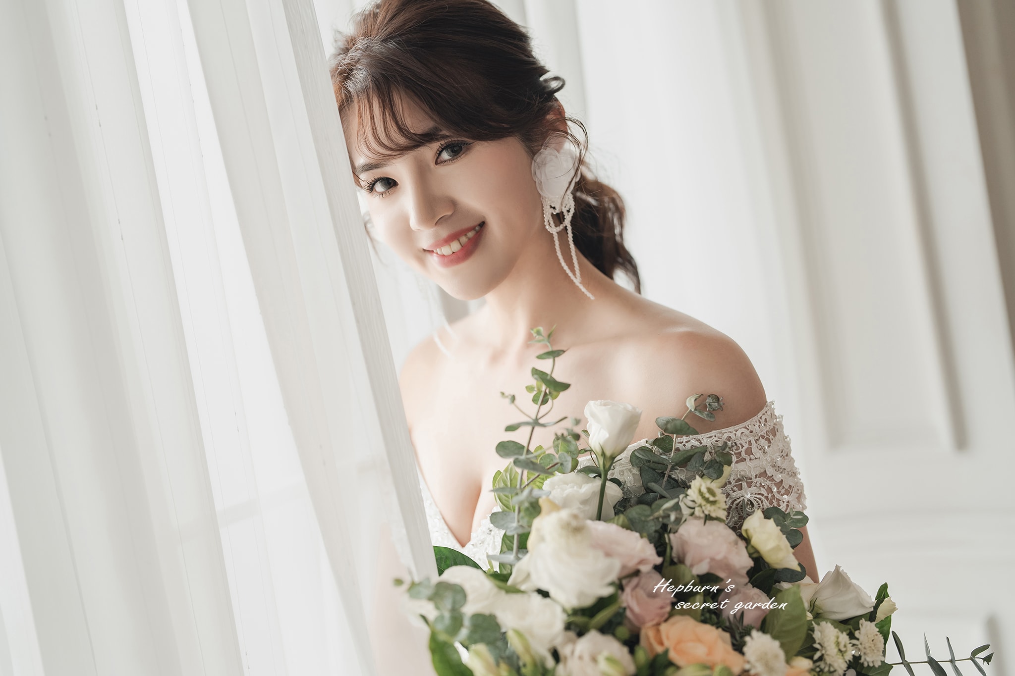 新秘｜新娘秘書｜新娘妝髮造型｜新秘價位｜新秘推薦｜新秘試妝｜新娘試妝