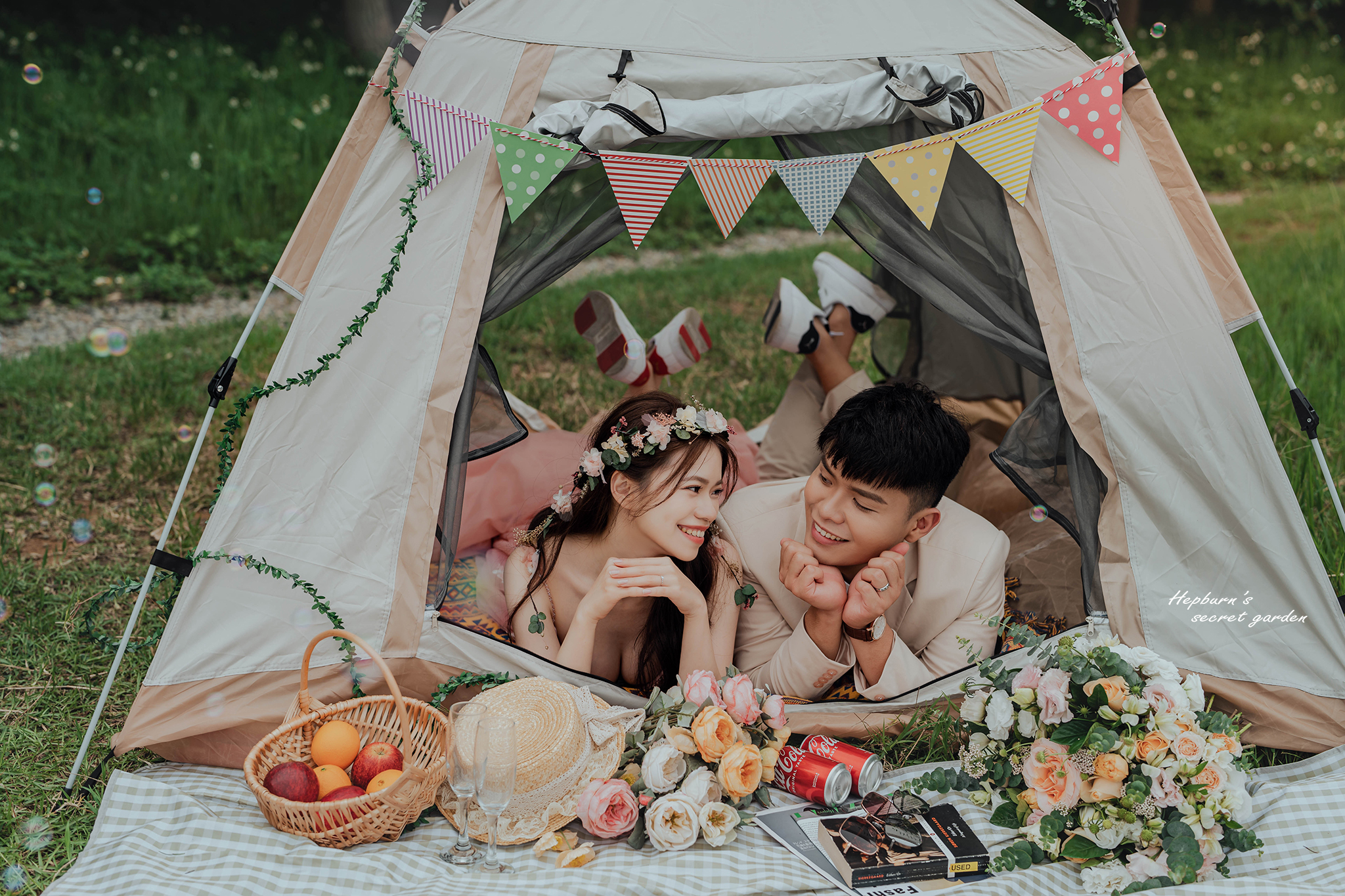 婚紗攝影,桃園拍婚紗,桃園婚紗,桃園新秘,桃園婚禮攝影,桃園租禮服,禮服單租,桃園婚紗包套,桃園同性婚紗,桃園婚紗試穿,桃園伴娘服,桃園租婚紗,桃園古裝婚紗,新娘秘書,桃園新娘妝髮,桃園婚攝,婚紗風格,租婚紗,自助婚紗,婚禮攝影,婚錄,外景婚紗,婚紗景點,室內婚紗